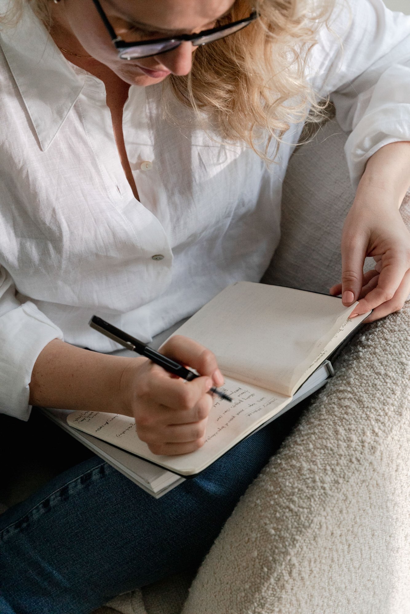 Heather Saxon-Simon writing by hand